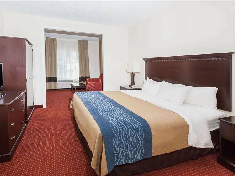 Hotel Baymont By Wyndham Decatur Exterior foto